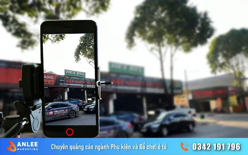 Quy trình sản xuất video Tiktok của Anlee không quá cầu kỳ nhưng phải đảm bảo được "Chất riêng" cho cửa hàng phụ kiện ô tô của anh em